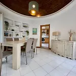 Cristina 9